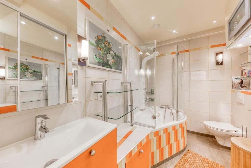 Appartement De Caractere Avec Jardinet Privatif A 1 Min Metro 1, Paris, Disneyland Vincennes Exterior photo